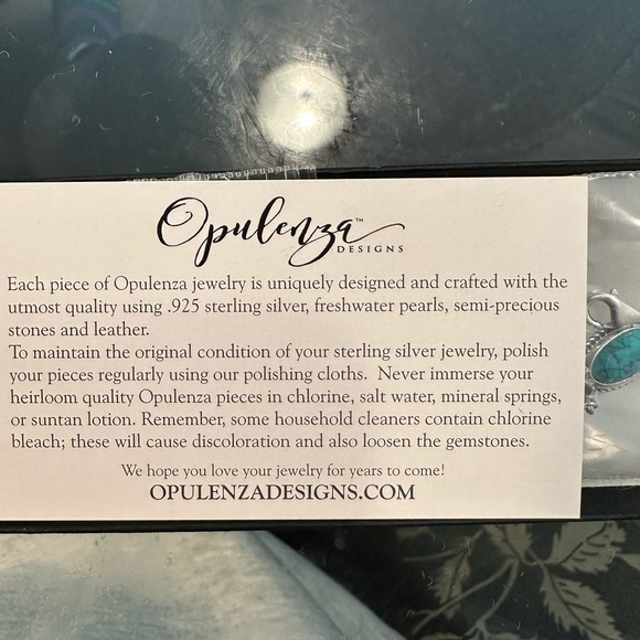 Elegant Turquoise and Silver Bracelet - Picture 5 of 5